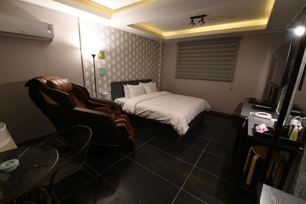 Jecheon Q Motel Bagian luar foto