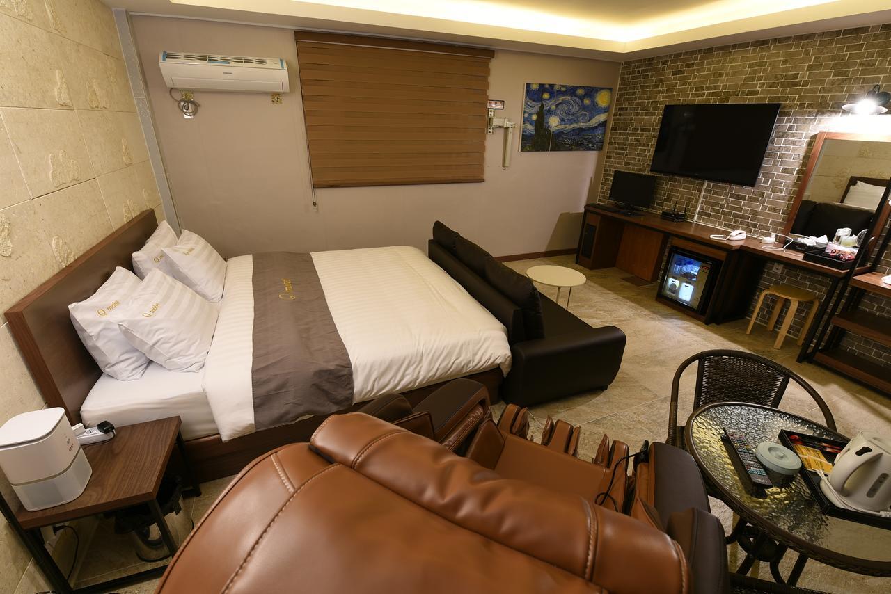 Jecheon Q Motel Bagian luar foto